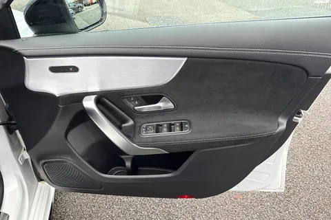KE22OVK Mercedes-Benz A Class 1.3 A200 AMG Line Edition (Executive) 7G-DCT Euro 6 (s/s) 5dr Thumbnail #22