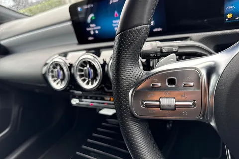 KE22OVK Mercedes-Benz A Class 1.3 A200 AMG Line Edition (Executive) 7G-DCT Euro 6 (s/s) 5dr Thumbnail #38