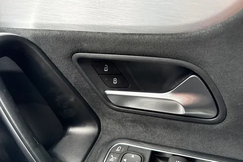 KE22OVK Mercedes-Benz A Class 1.3 A200 AMG Line Edition (Executive) 7G-DCT Euro 6 (s/s) 5dr Thumbnail #42