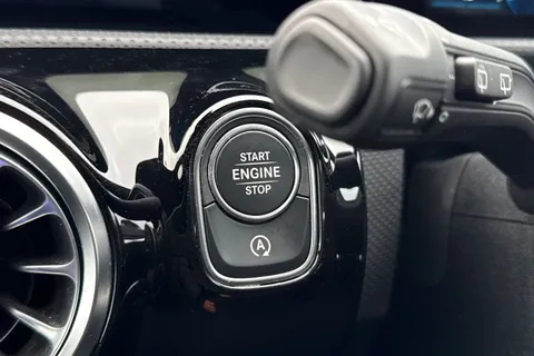 KE22OVK Mercedes-Benz A Class 1.3 A200 AMG Line Edition (Executive) 7G-DCT Euro 6 (s/s) 5dr Thumbnail #55