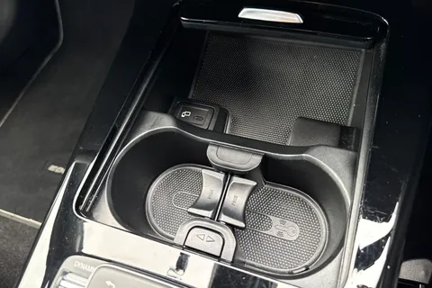 KE22OVK Mercedes-Benz A Class 1.3 A200 AMG Line Edition (Executive) 7G-DCT Euro 6 (s/s) 5dr Thumbnail #56