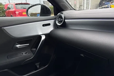 KE22OVK Mercedes-Benz A Class 1.3 A200 AMG Line Edition (Executive) 7G-DCT Euro 6 (s/s) 5dr Thumbnail #61