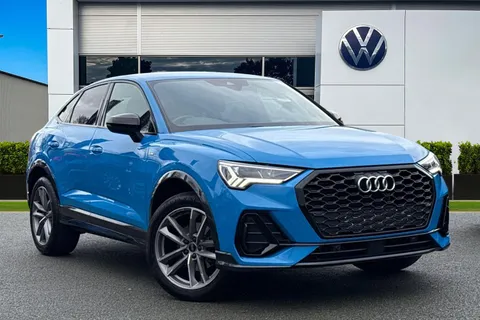 DC72LMX Audi Q3 1.5 TFSI CoD 35 Black Edition Sportback S Tronic Euro 6 (s/s) 5dr Thumbnail #2