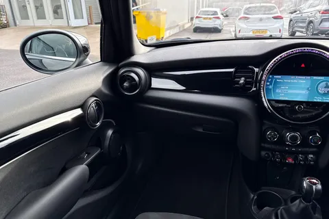 PK22AEB Mini Hatch 1.5 Cooper Sport Euro 6 (s/s) 5dr Thumbnail #21