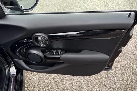 PK22AEB Mini Hatch 1.5 Cooper Sport Euro 6 (s/s) 5dr Thumbnail #22