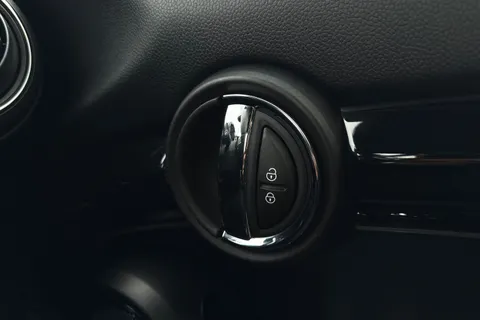 PK22AEB Mini Hatch 1.5 Cooper Sport Euro 6 (s/s) 5dr Thumbnail #41