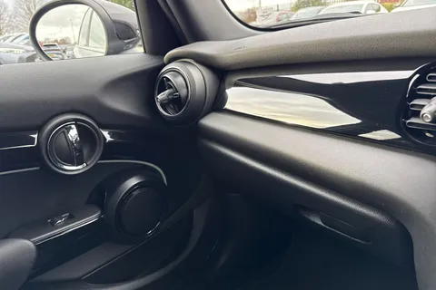 PK22AEB Mini Hatch 1.5 Cooper Sport Euro 6 (s/s) 5dr Thumbnail #62