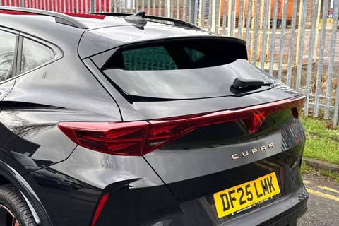 DF25LMK CUPRA Formentor 1.5 eTSI V3 DSG Euro 6 (s/s) 5dr Thumbnail #8