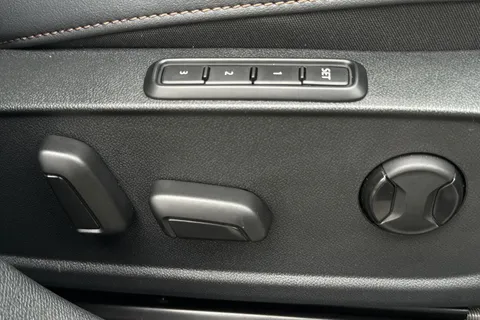 DF25LMK CUPRA Formentor 1.5 eTSI V3 DSG Euro 6 (s/s) 5dr Thumbnail #32