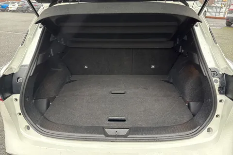 LB72ZSV Nissan Qashqai 1.3 DIG-T MHEV N-Connecta XTRON Euro 6 (s/s) 5dr Thumbnail #8