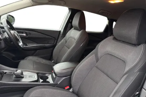 LB72ZSV Nissan Qashqai 1.3 DIG-T MHEV N-Connecta XTRON Euro 6 (s/s) 5dr Thumbnail #17