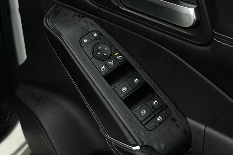 LB72ZSV Nissan Qashqai 1.3 DIG-T MHEV N-Connecta XTRON Euro 6 (s/s) 5dr Thumbnail #22