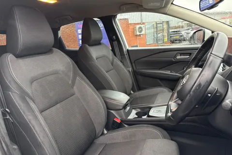 LB72ZSV Nissan Qashqai 1.3 DIG-T MHEV N-Connecta XTRON Euro 6 (s/s) 5dr Thumbnail #25