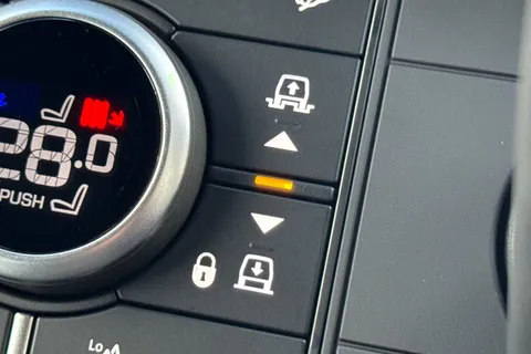 DL75EYZ Land Rover Defender 90 3.0 D250 Hard Top S Thumbnail #43