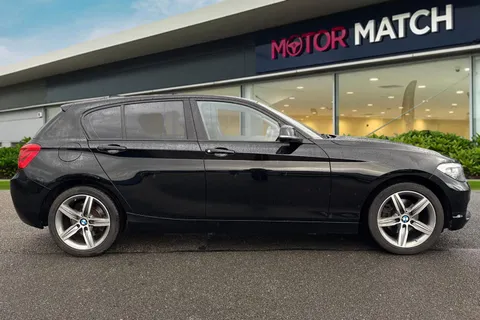 MM68HVB BMW 1 Series 2.0 120i GPF Sport Auto Euro 6 (s/s) 5dr Thumbnail #4