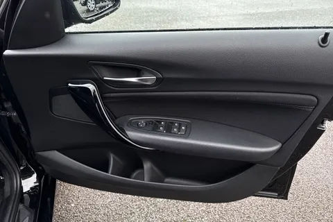 MM68HVB BMW 1 Series 2.0 120i GPF Sport Auto Euro 6 (s/s) 5dr Thumbnail #22