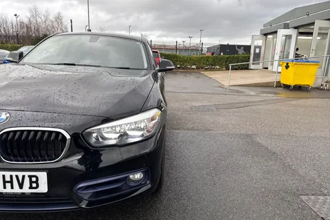MM68HVB BMW 1 Series 2.0 120i GPF Sport Auto Euro 6 (s/s) 5dr Thumbnail #27