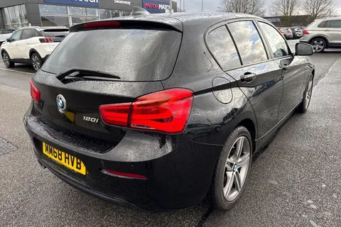 MM68HVB BMW 1 Series 2.0 120i GPF Sport Auto Euro 6 (s/s) 5dr Thumbnail #34