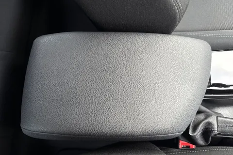 MM68HVB BMW 1 Series 2.0 120i GPF Sport Auto Euro 6 (s/s) 5dr Thumbnail #54