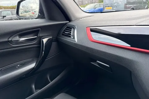 MM68HVB BMW 1 Series 2.0 120i GPF Sport Auto Euro 6 (s/s) 5dr Thumbnail #59