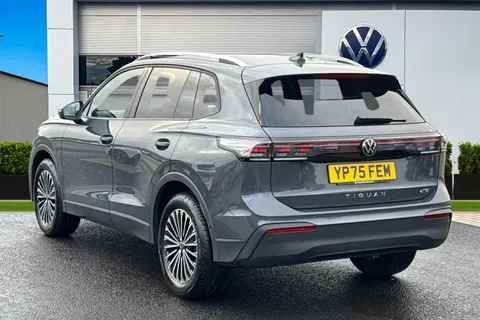 YP75FEM Volkswagen Tiguan 1.5 eTSI 150 Match 5dr DSG Thumbnail #2
