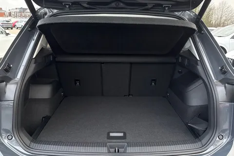 YP75FEM Volkswagen Tiguan 1.5 eTSI 150 Match 5dr DSG Thumbnail #7