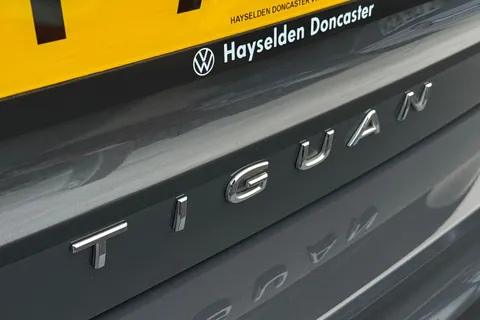 YP75FEM Volkswagen Tiguan 1.5 eTSI 150 Match 5dr DSG Thumbnail #26