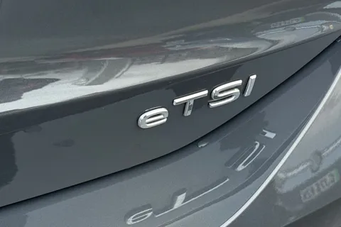 YP75FEM Volkswagen Tiguan 1.5 eTSI 150 Match 5dr DSG Thumbnail #27