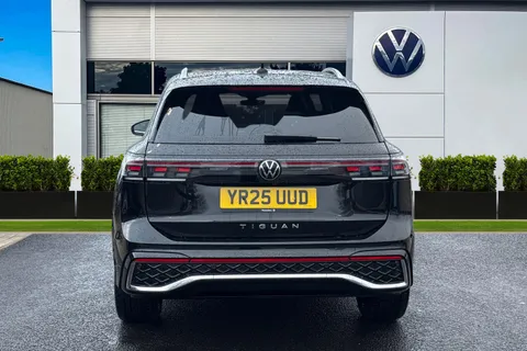 YR25UUD Volkswagen Tiguan 2.0 TDI R-Line 5dr DSG Thumbnail #4