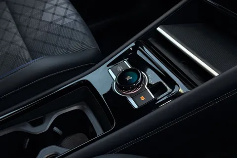 YR25UUD Volkswagen Tiguan 2.0 TDI R-Line 5dr DSG Thumbnail #20