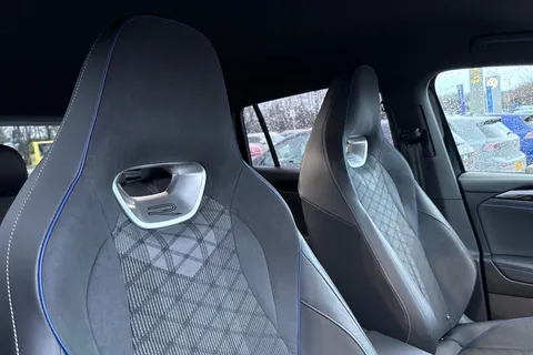 YR25UUD Volkswagen Tiguan 2.0 TDI R-Line 5dr DSG Thumbnail #21