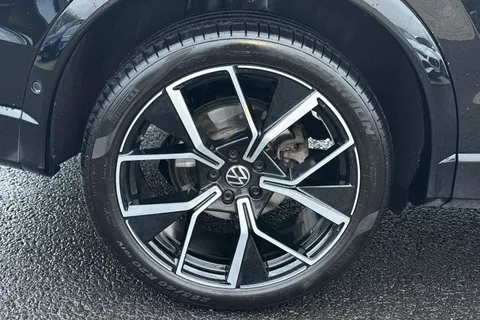 YR25UUD Volkswagen Tiguan 2.0 TDI R-Line 5dr DSG Thumbnail #23