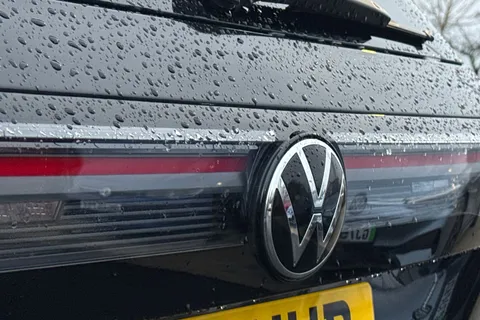 YR25UUD Volkswagen Tiguan 2.0 TDI R-Line 5dr DSG Thumbnail #26