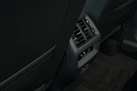 YR25UUD Volkswagen Tiguan 2.0 TDI R-Line 5dr DSG Thumbnail #33