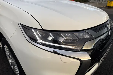PX68JYY Mitsubishi Outlander 2.4h TwinMotor 13.8kWh 4h CVT 4WD Euro 6 (s/s) 5dr Thumbnail #10