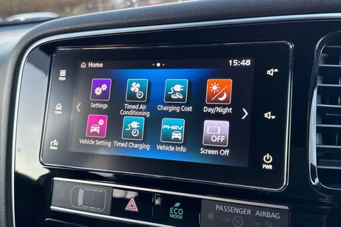 PX68JYY Mitsubishi Outlander 2.4h TwinMotor 13.8kWh 4h CVT 4WD Euro 6 (s/s) 5dr Thumbnail #51