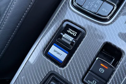 PX68JYY Mitsubishi Outlander 2.4h TwinMotor 13.8kWh 4h CVT 4WD Euro 6 (s/s) 5dr Thumbnail #58