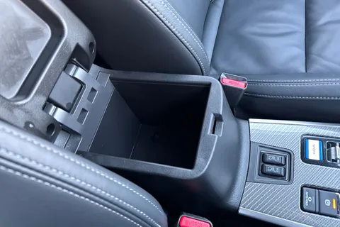 PX68JYY Mitsubishi Outlander 2.4h TwinMotor 13.8kWh 4h CVT 4WD Euro 6 (s/s) 5dr Thumbnail #61