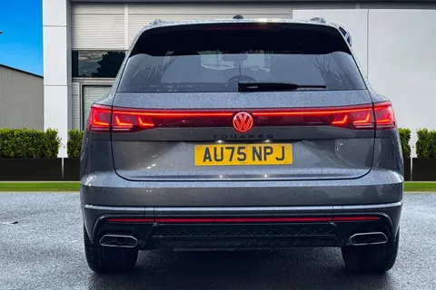 AU75NPJ Volkswagen Touareg 3.0 V6 TDI 4Motion 286 Black Edition 5dr Tip Auto | Tow Bar | Heated Seats Thumbnail #5