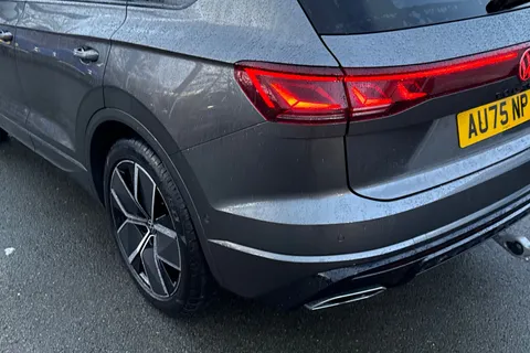 AU75NPJ Volkswagen Touareg 3.0 V6 TDI 4Motion 286 Black Edition 5dr Tip Auto | Tow Bar | Heated Seats Thumbnail #9