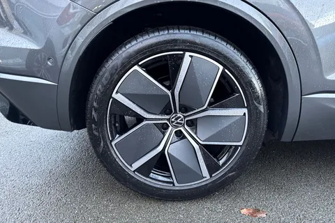 AU75NPJ Volkswagen Touareg 3.0 V6 TDI 4Motion 286 Black Edition 5dr Tip Auto | Tow Bar | Heated Seats Thumbnail #12