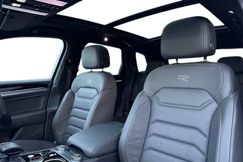 AU75NPJ Volkswagen Touareg 3.0 V6 TDI 4Motion 286 Black Edition 5dr Tip Auto | Tow Bar | Heated Seats Thumbnail #17