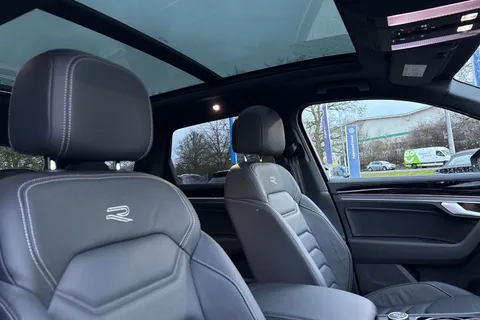 AU75NPJ Volkswagen Touareg 3.0 V6 TDI 4Motion 286 Black Edition 5dr Tip Auto | Tow Bar | Heated Seats Thumbnail #25