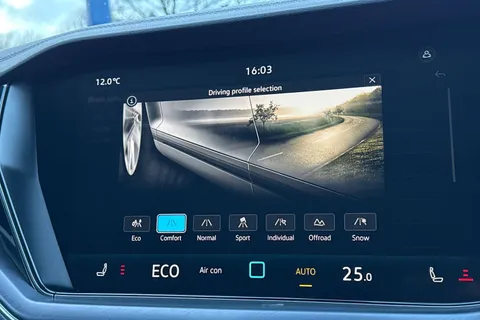 AU75NPJ Volkswagen Touareg 3.0 V6 TDI 4Motion 286 Black Edition 5dr Tip Auto | Tow Bar | Heated Seats Thumbnail #36