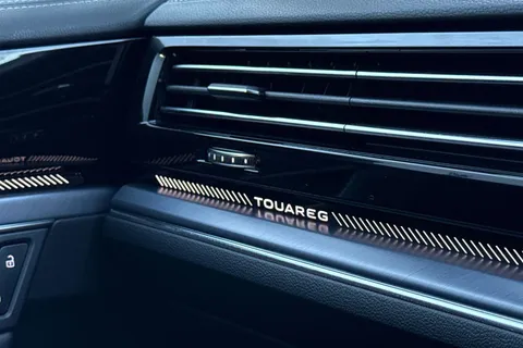 AU75NPJ Volkswagen Touareg 3.0 V6 TDI 4Motion 286 Black Edition 5dr Tip Auto | Tow Bar | Heated Seats Thumbnail #41