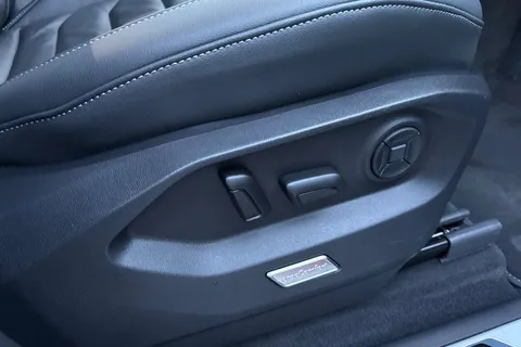 AU75NPJ Volkswagen Touareg 3.0 V6 TDI 4Motion 286 Black Edition 5dr Tip Auto | Tow Bar | Heated Seats Thumbnail #42