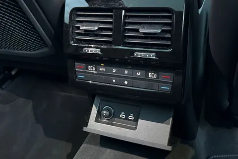 AU75NPJ Volkswagen Touareg 3.0 V6 TDI 4Motion 286 Black Edition 5dr Tip Auto | Tow Bar | Heated Seats Thumbnail #44