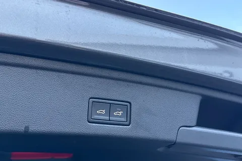 AU75NPJ Volkswagen Touareg 3.0 V6 TDI 4Motion 286 Black Edition 5dr Tip Auto | Tow Bar | Heated Seats Thumbnail #46