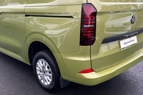 MF75FCZ Volkswagen Transporter 2.0 TDI 170 Commerce Pro Van Auto Thumbnail #15