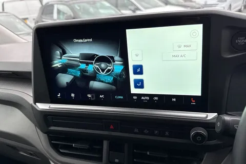 MF75FCZ Volkswagen Transporter 2.0 TDI 170 Commerce Pro Van Auto Thumbnail #18